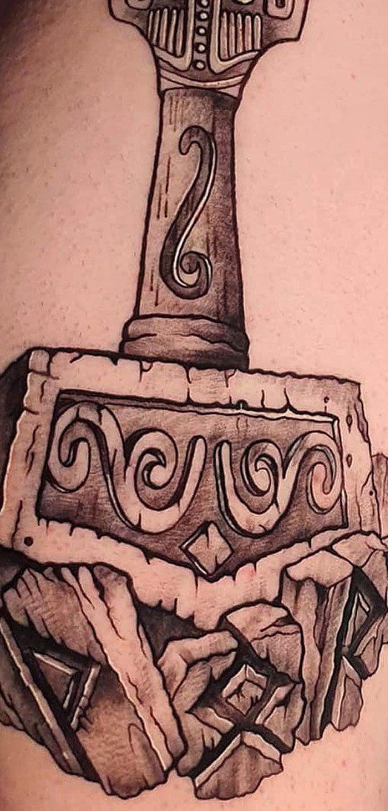 Jonny - Tattoo - Thors Hammer